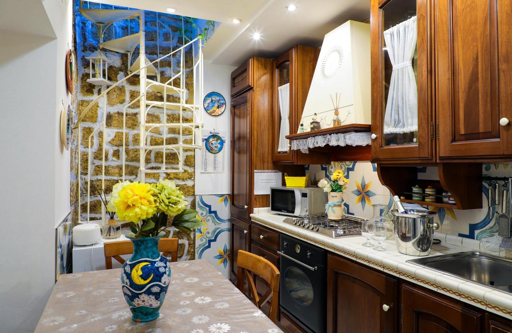 Giallo Napoletano Home نابولي المظهر الخارجي الصورة