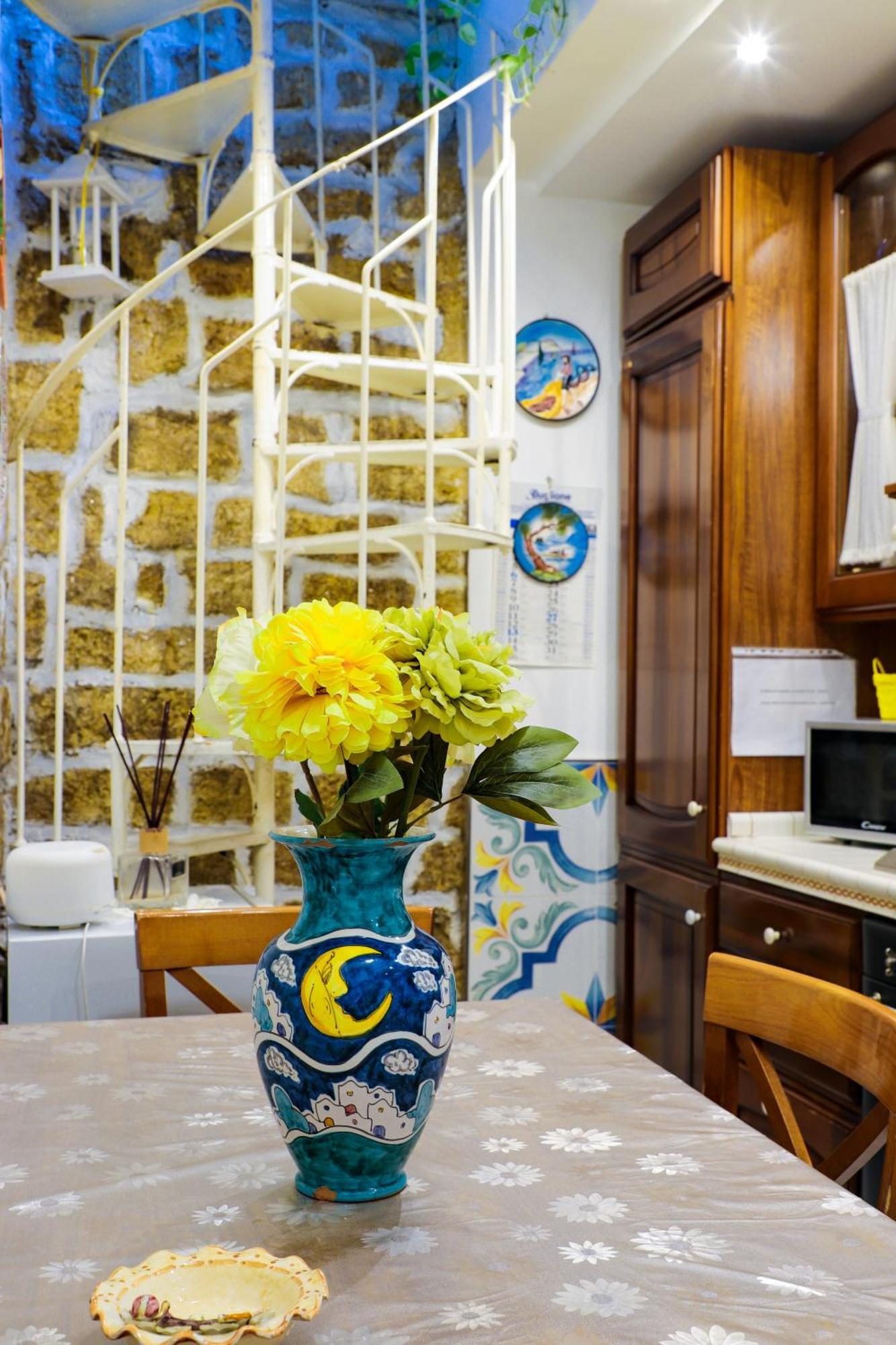 Giallo Napoletano Home نابولي المظهر الخارجي الصورة